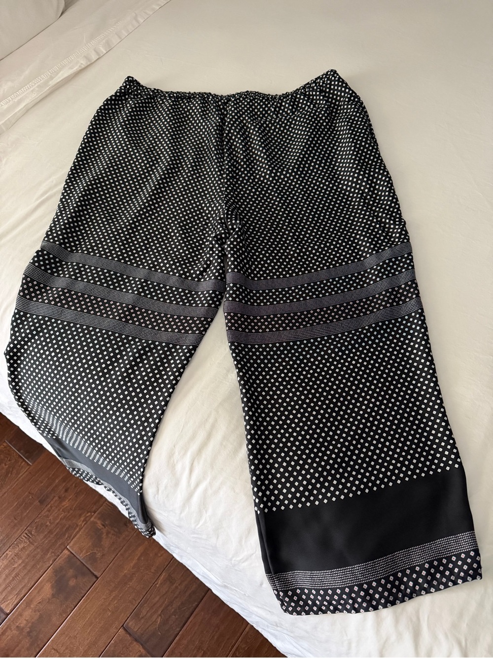 Womens Black and White Patterned silky Pants by Vince Camuto size XL